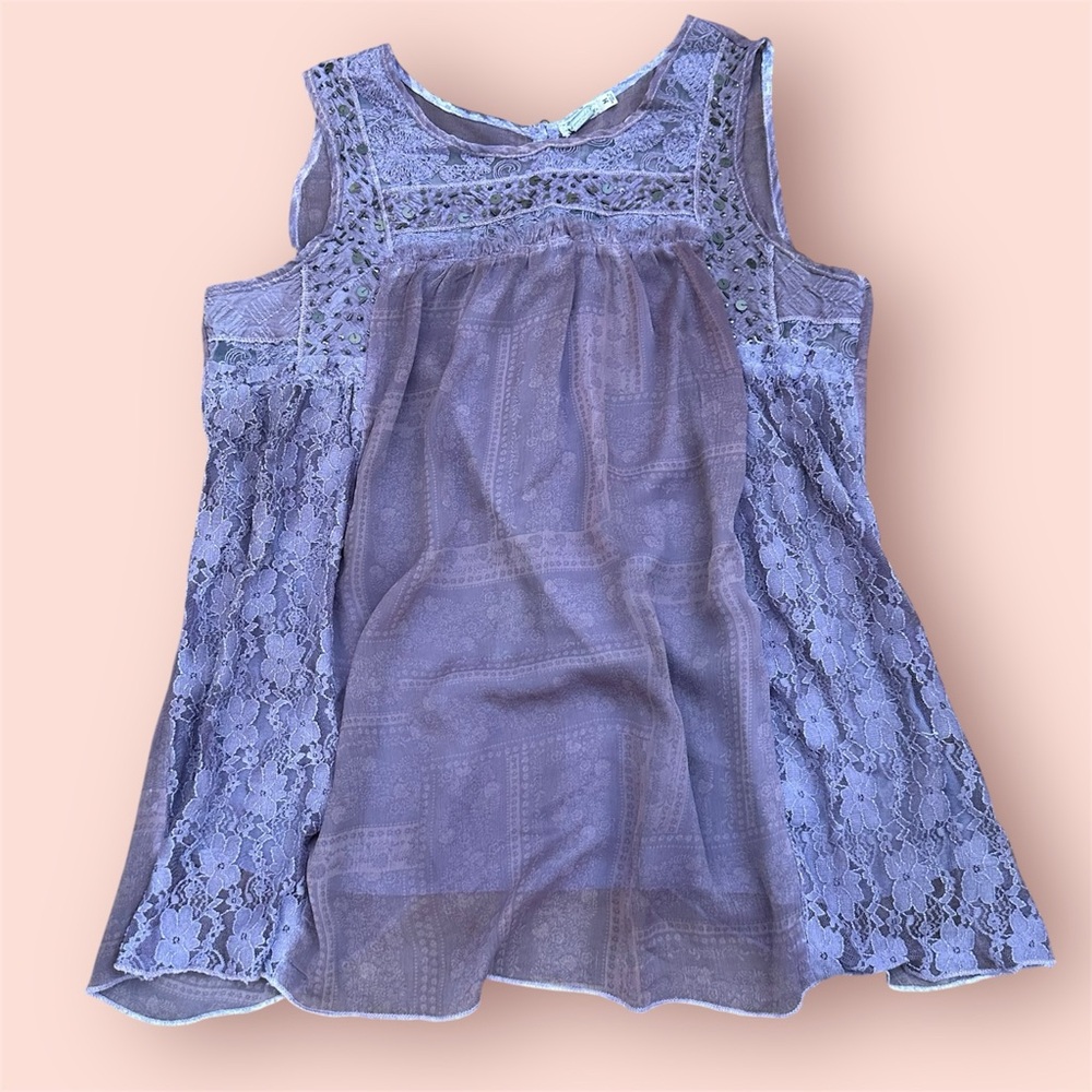 BUCKLE Gimmicks by BKE Purple Lace Top with Embellishments and Knitted Patterns